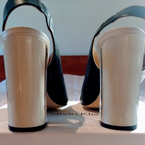 Calvin Klein Linnette Luxor Shoes - Picture 4 of 15